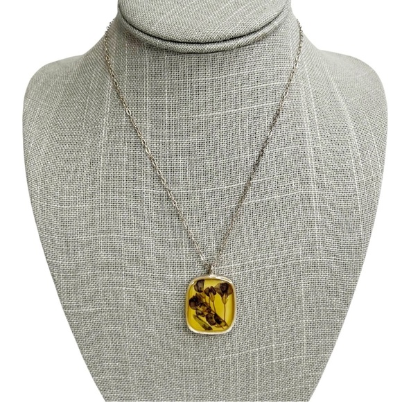 Shari Dixon Pressed Flowers Yellow Resin Rectangle Pendant Chain Necklace - Picture 1 of 10